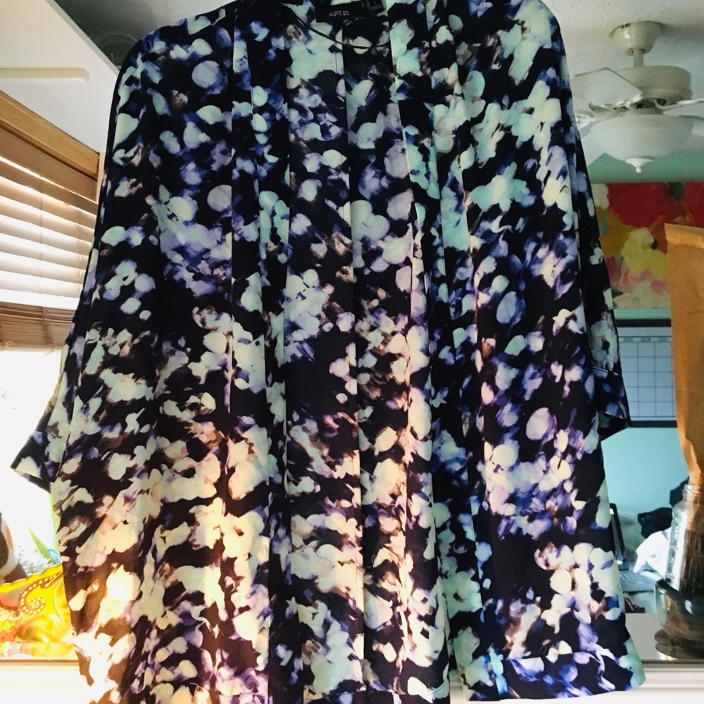 Apt 9 kimono